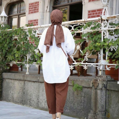 Pantalon cigarette à revers
