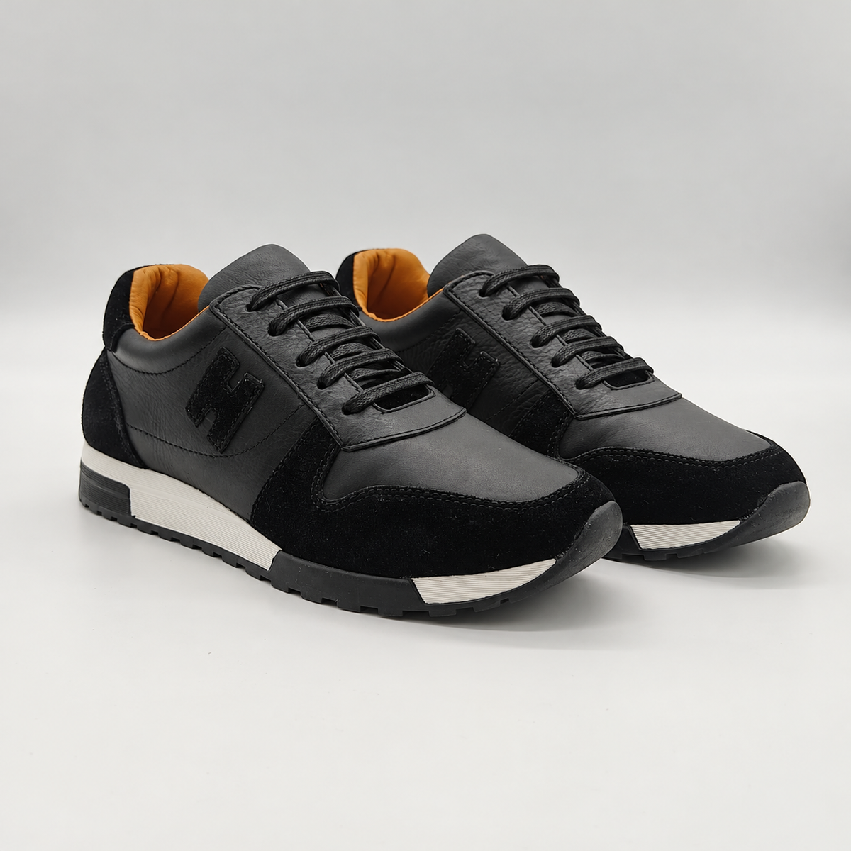 Sneakers Aylan noires – vue de trois quarts avant